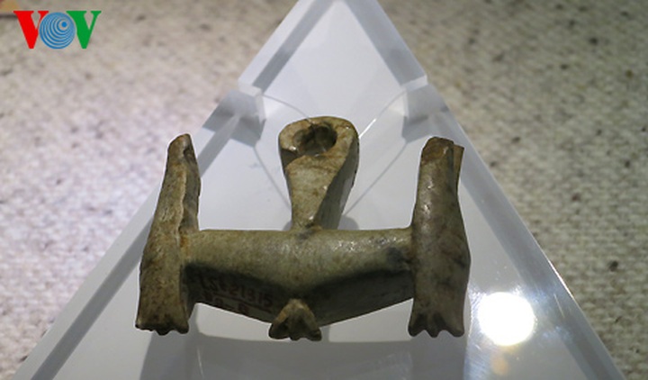 Jewellery artifacts on display in Hanoi - 2