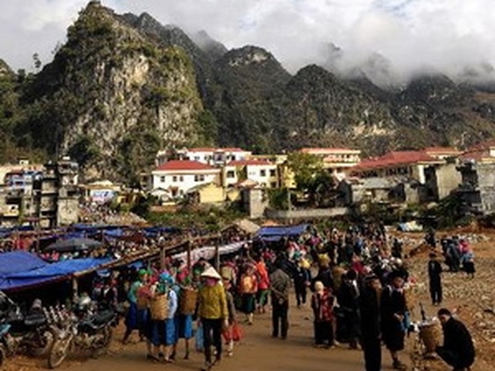 Dong Van old market back in business - 1