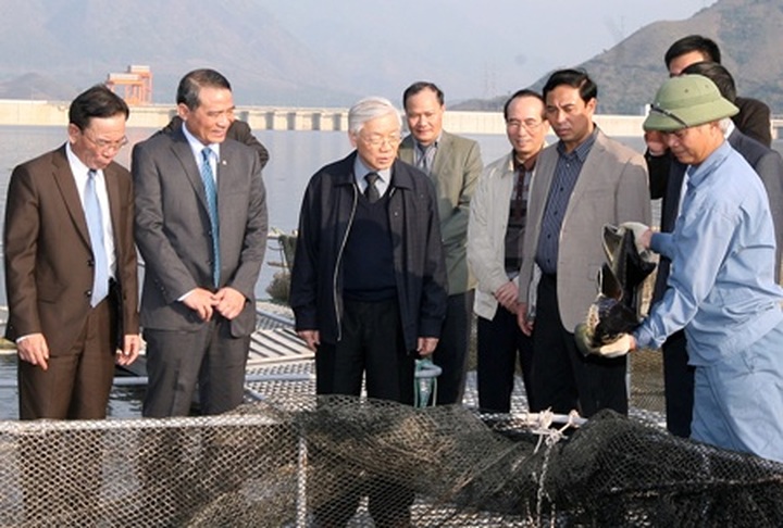 Party leader pays visit to northern province on economic mission - 1