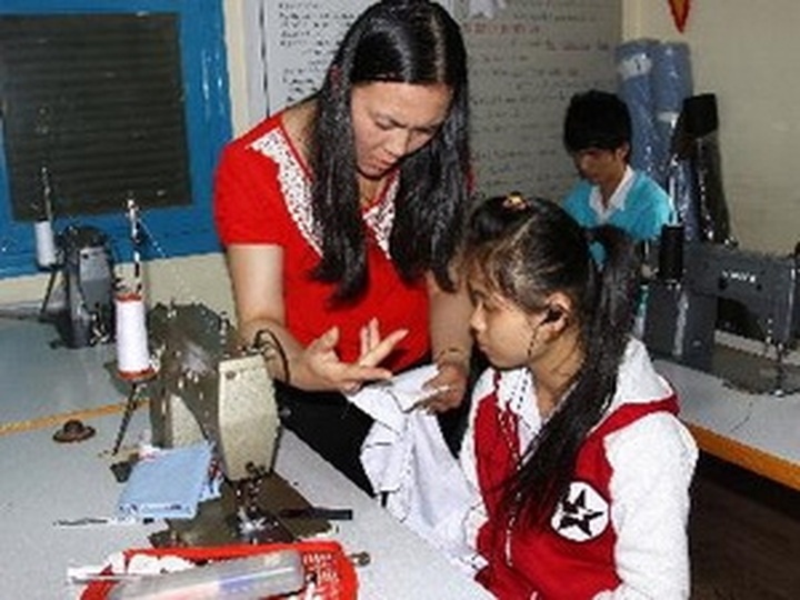 Education for disadvantaged children remains public concern - 1 Education for disadvantaged children remains public concern - 1