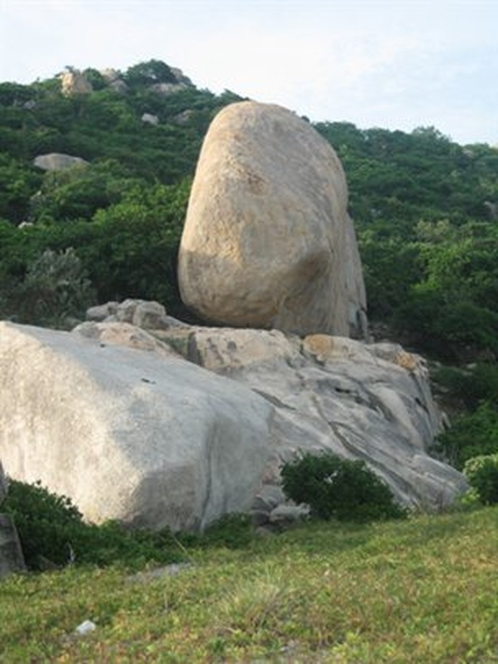 Thit Beach appealing to tourists - 2