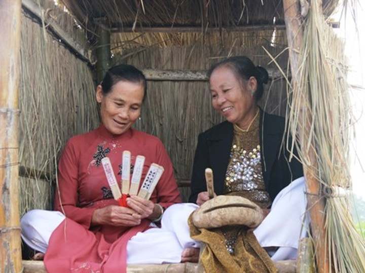 Quang Tri honours traditional bai choi singing - 3 Quang Tri honours traditional bai choi singing - 3