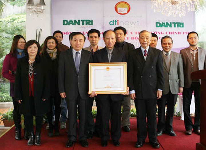 Dantri/DTiNews awarded Prime Ministerial certificate of merit - 1