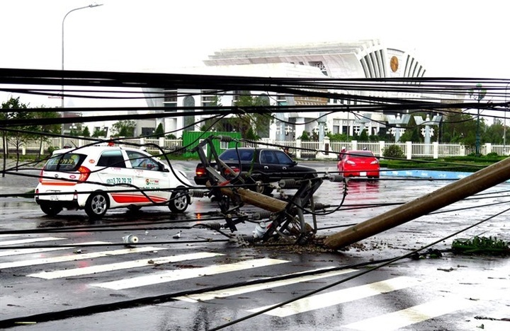 Typhoon Damrey kills 20, wrecks havoc - 1