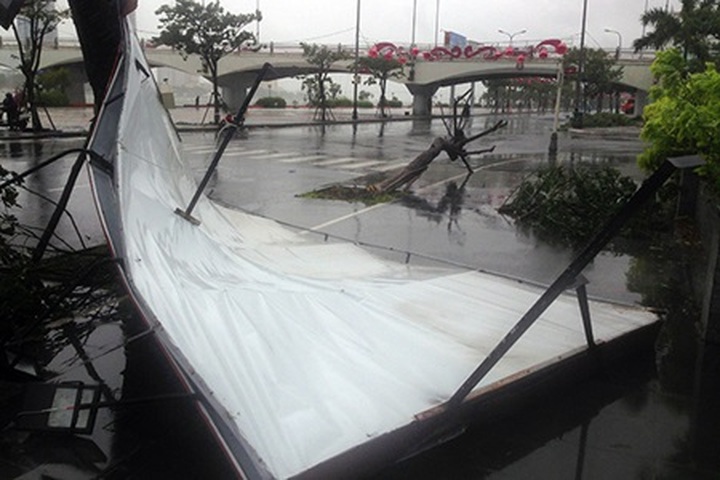 Storm Vamco weakens, brings heavy rain - 1