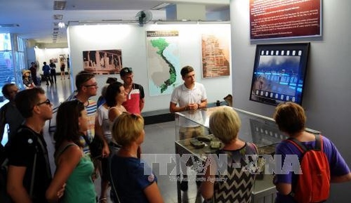 HCM City eyes 7.5m foreign visitors next year - 1