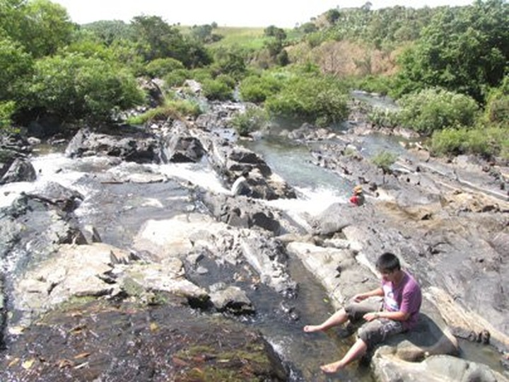 Song Ray Waterfall challenges rock scrambling lovers - 1