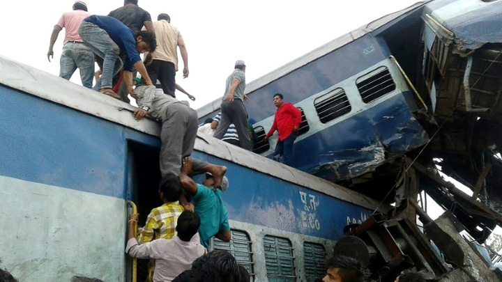At least 23 dead, dozens hurt as train derails in India - 1 At least 23 dead, dozens hurt as train derails in India - 1