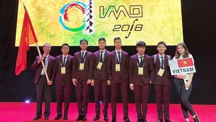 Vietnamese students win six medals at International Math Olympiad - 1