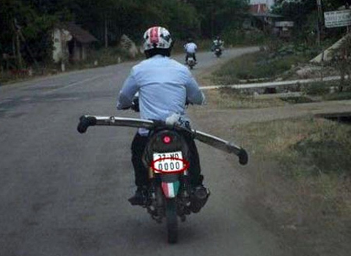 Strange license plates show lax management - 8