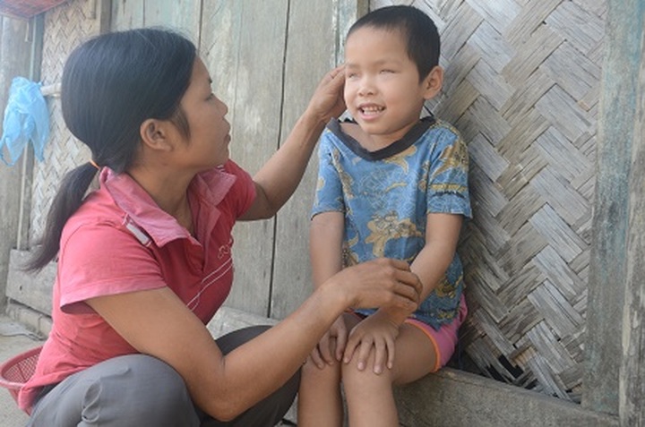 Young blind boy lives hard life near forest - 4