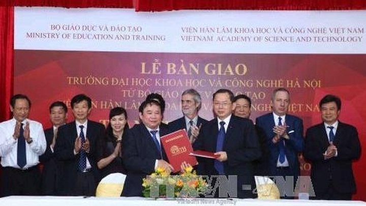 Hanoi Science-Technology University handed over to Vietnam Academy of Science and Technology - 1 Hanoi Science-Technology University handed over to Vietnam Academy of Science and Technology - 1