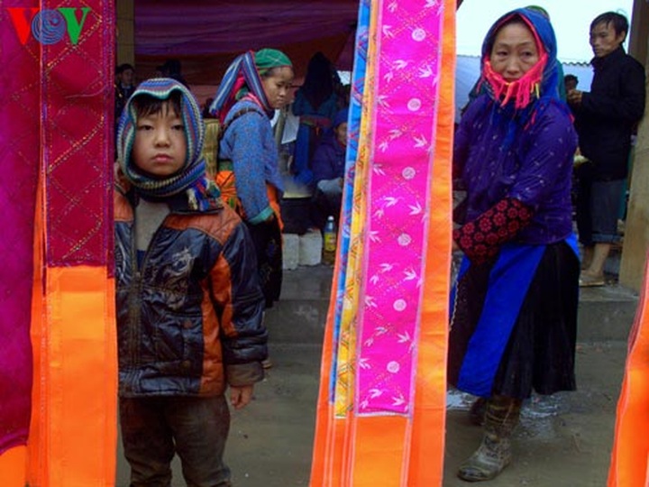 Pho Cao Market in Dong Van - 3 Pho Cao Market in Dong Van - 3