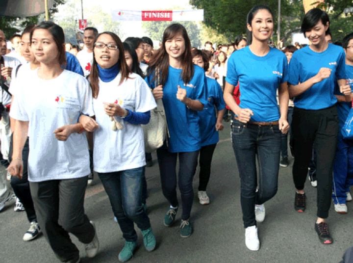 More than 10,000 people join run for poor children - 5 More than 10,000 people join run for poor children - 5