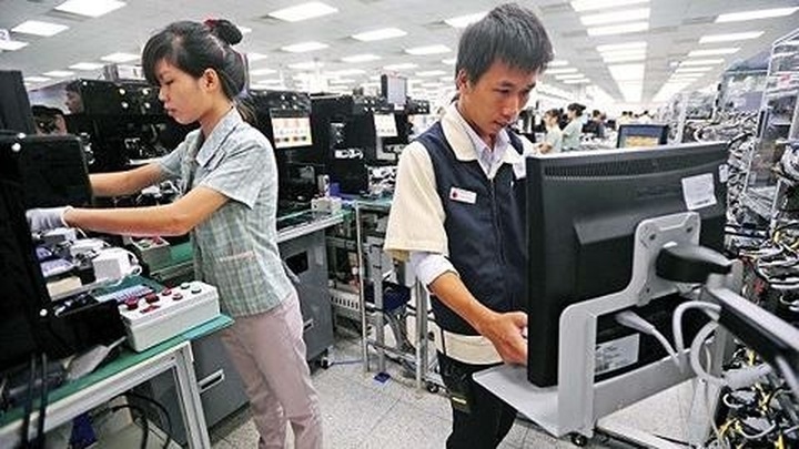 Vietnamese economy projected to grow 6.83% in 2018: think tank - 1