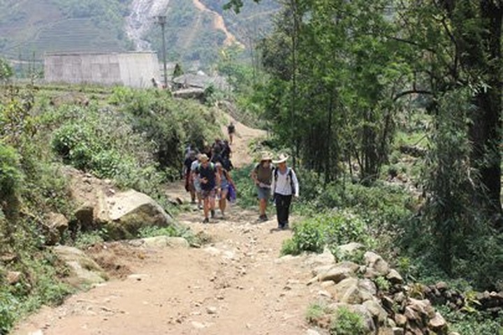 The lush green valley of Muong Hoa - 1