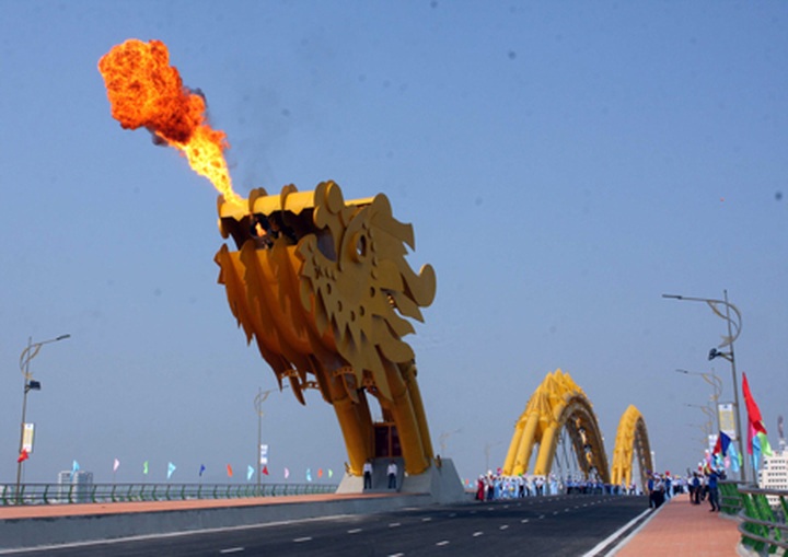 Da Nang inaugurates bridges and record cable car routes - 1