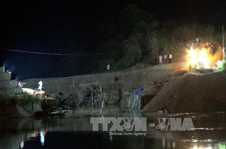 Three workers missing in bridge construction work collapse - 1 Three workers missing in bridge construction work collapse - 1