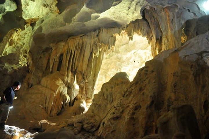 23 newly discovered caves in Ha Long Bay to be named - 1