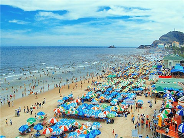 Vung Tau City takes measures to improve tourism services - 1