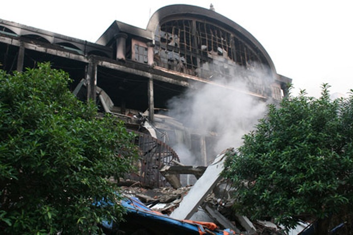 Hai Duong trade centre burnt down, causing great loss for 500 traders - 5