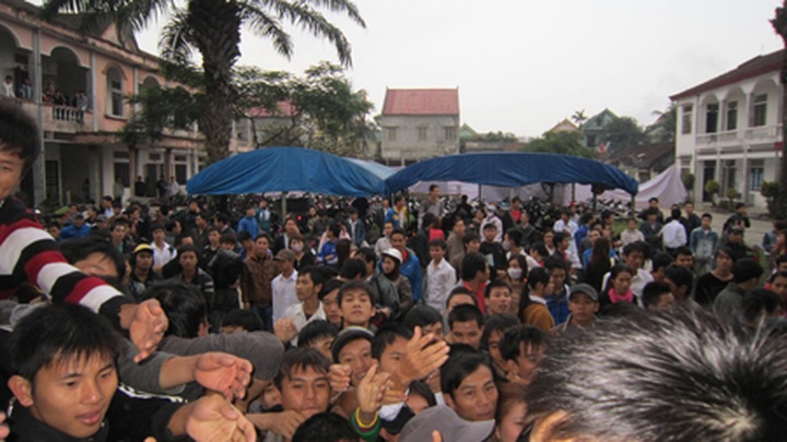 Labour brokers run rampant in Nghe An - 1