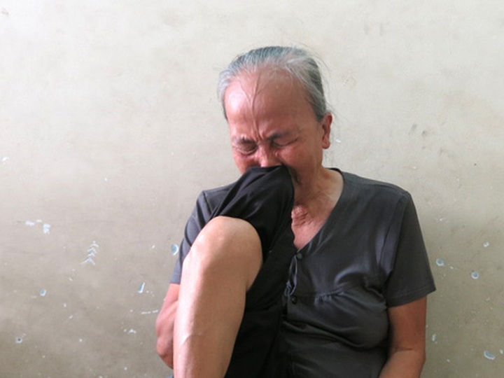 Poor woman with breast cancer abandoned by husband - 2 Poor woman with breast cancer abandoned by husband - 2