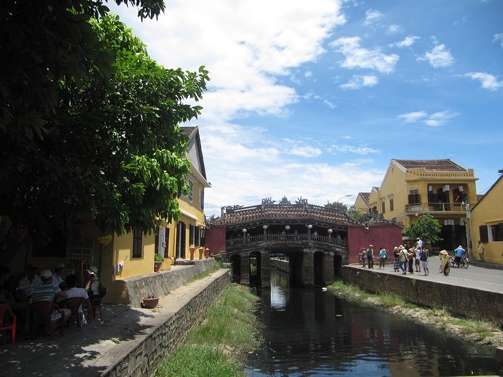 Hoi An presents a March 20 birthday gift - 2