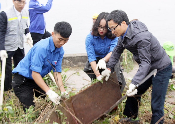 Deputy PM promotes Hanoi lake clean-up - 3