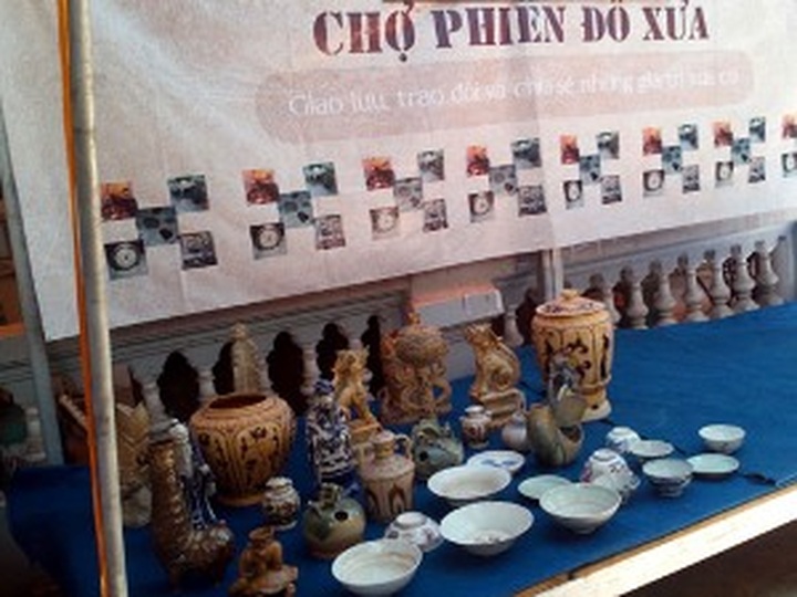 Fair for unique antiques in Hanoi - 1 Fair for unique antiques in Hanoi - 1