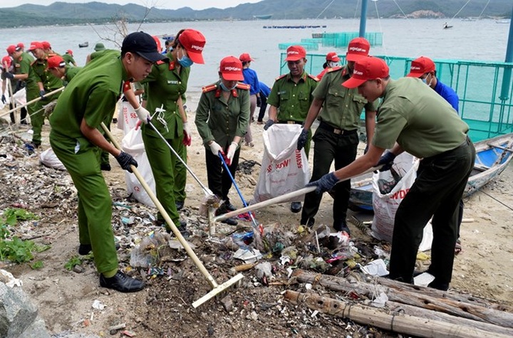 ‘Let’s clean up the ocean’ campaign wins public support - 1 ‘Let’s clean up the ocean’ campaign wins public support - 1