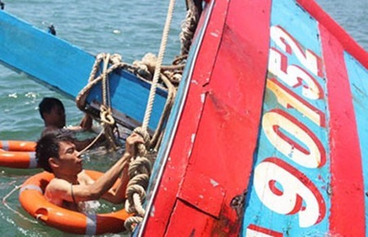 Vietnamese vessel attacked by Chinese salvaged - 1