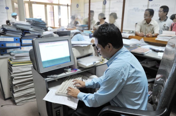 Bad employment and payment policy blamed for slack officials - 1