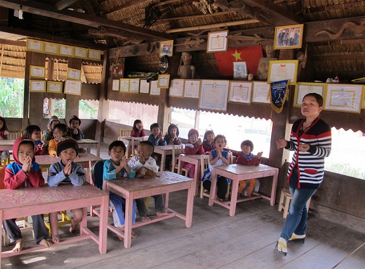 Communal house provides education for highland children - 4 Communal house provides education for highland children - 4