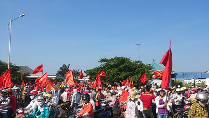 Chinese workers in Vietnam invited to protest illegal oil drill - 1
