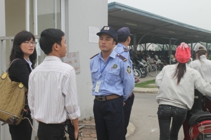 Workers strike against mistreatment in Hanoi industrial park - 4