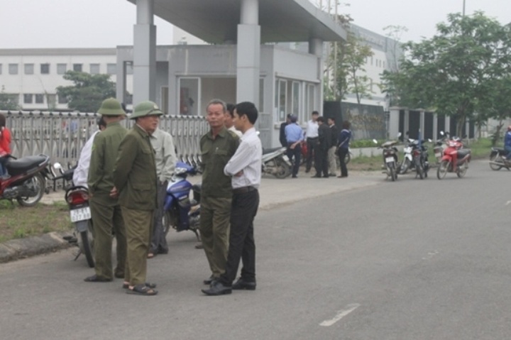 Workers strike against mistreatment in Hanoi industrial park - 5