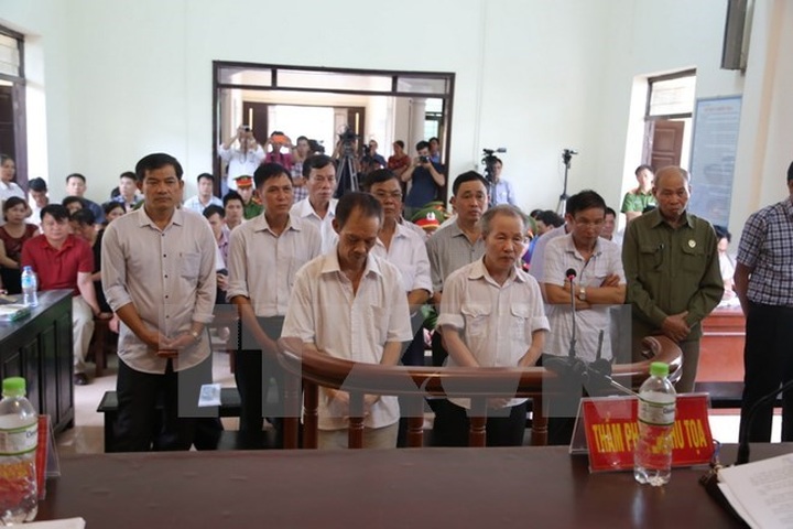 Court pronounces sentences in Dong Tam land case - 1