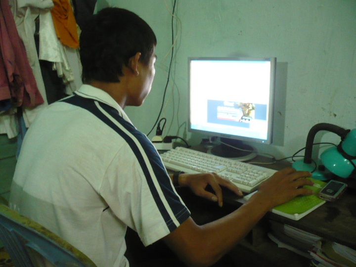 Unemployed university graduates have lonely Tet in HCM City - 2