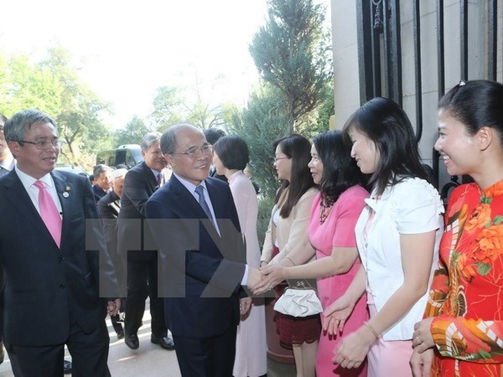 NA leader talks with embassy staff in the US - 1