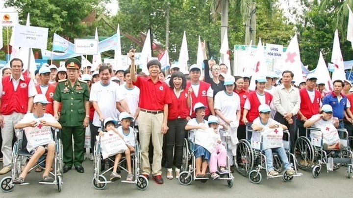 SMS-texting programme calls for support for AO/dioxin victims - 1