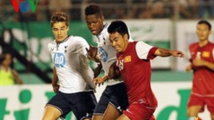 U19 Tottenham stun U19 Vietnam in London - 1 U19 Tottenham stun U19 Vietnam in London - 1