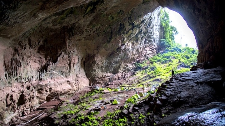 Quang Binh opens tours to world's 4th largest Pygmy Cave - 1