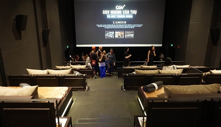 New 12-bed cinema screening room, first of its kind in Vietnam - 1