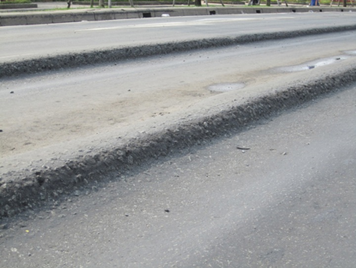 Rapid deterioration of large HCM City highway poses danger - 2