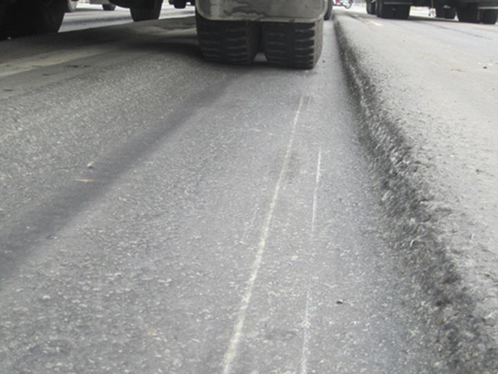 Rapid deterioration of large HCM City highway poses danger - 3