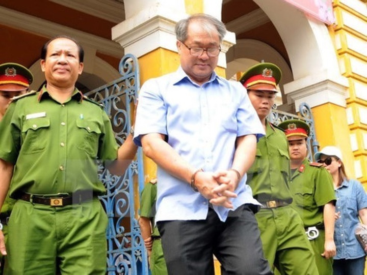 Indictment against former Construction Bank executive announced - 1