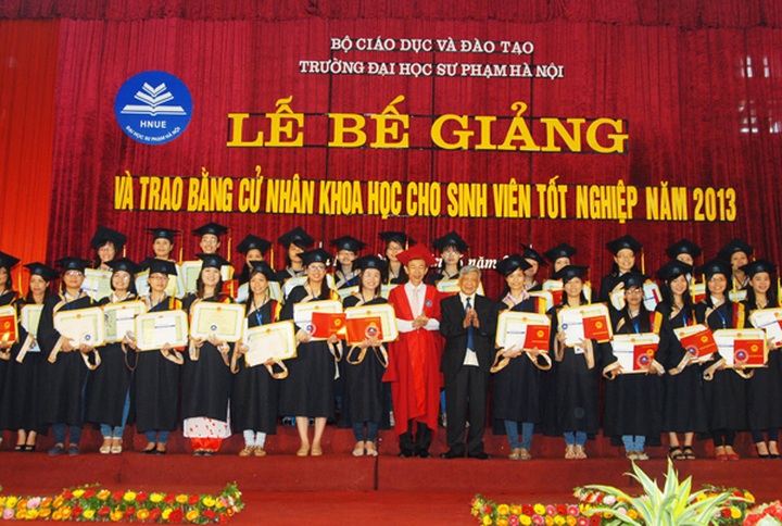 Education ministry says Vietnam has too many teachers, institutes - 1 Education ministry says Vietnam has too many teachers, institutes - 1