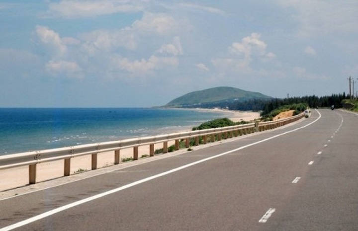 Thanh Hoa proposes USD140 million coastal road - 1 Thanh Hoa proposes USD140 million coastal road - 1