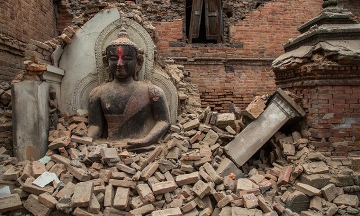 Search for Nepal quake survivors continues as death toll exceeds 2,000 - 1